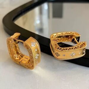 Elegant Gold Hoop Earrings A1206